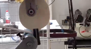 木质乒乓球拍去毛刺